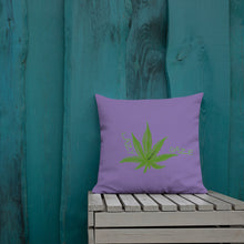 Cargar imagen en el visor de la galería, The Leaf Premium Pillow