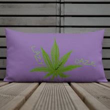 Cargar imagen en el visor de la galería, The Leaf Premium Pillow